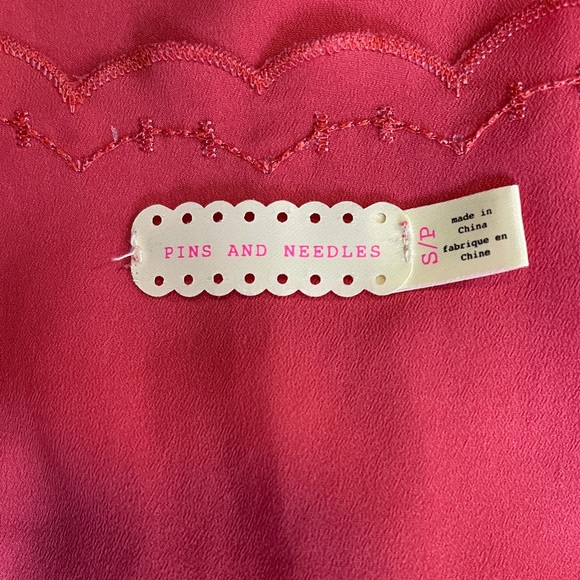 Pins and Needles Floral Design Blouse - Picture 6 of 6